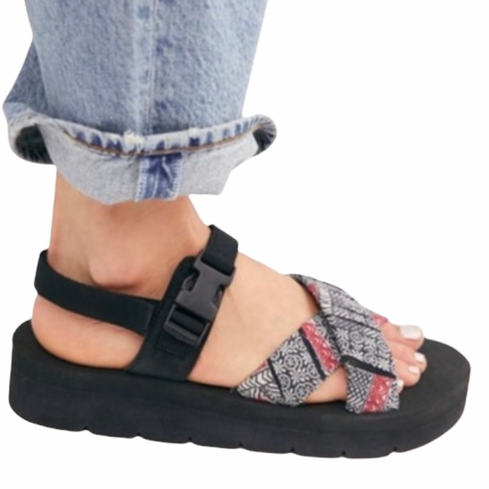 FREE PEOPLE NWOT SANDALS LA PAZ SIZE 10 PLATFORM